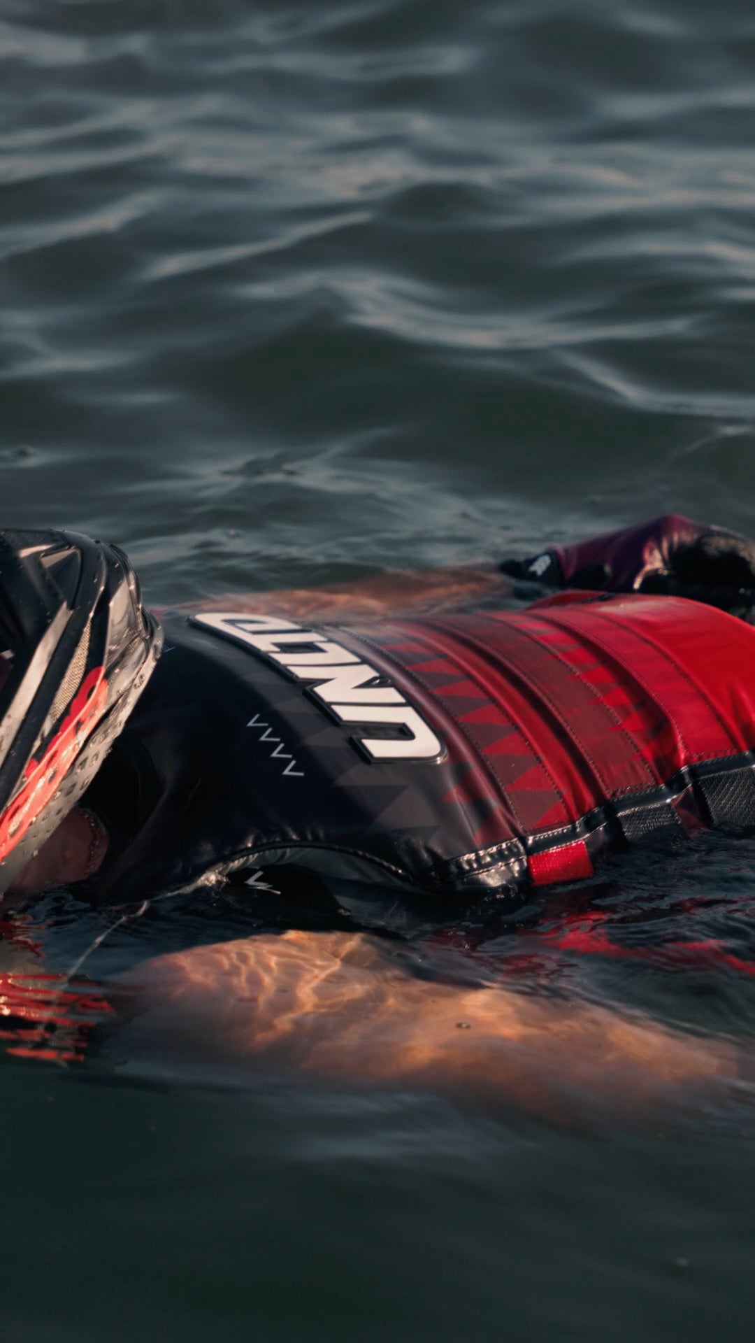 FLEAD S/E LIFE VEST Black/Red
